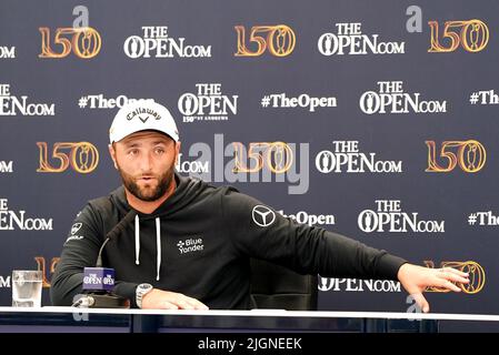 Jon Rahm d'Espagne pendant une conférence de presse pendant la troisième journée de pratique de l'Open à l'Old course, St Andrews. Date de la photo: Mardi 12 juillet 2022. Banque D'Images