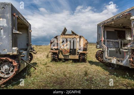 FV103 Spartan Armoured personnel Carrier (centre), Pembrey Sands, pays de Galles, Royaume-Uni Banque D'Images