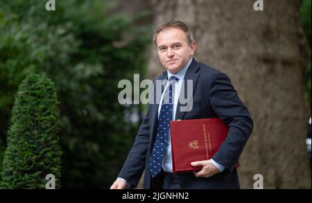 Downing Street, Londres, Royaume-Uni. 12 juillet 2022. Le député George Ejustice, secrétaire d'État à l'Environnement, alimentation et Affaires rurales, à Downing Street pour une réunion hebdomadaire du Cabinet. Crédit : Malcolm Park/Alay Live News. Banque D'Images