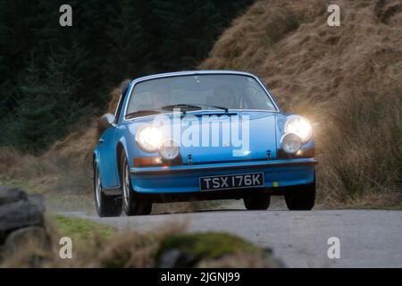 1972 Porsche 911 2,4E sur le vieux repos et être reconnaissant parcours de colline, Argyll et Bute, Ecosse Banque D'Images