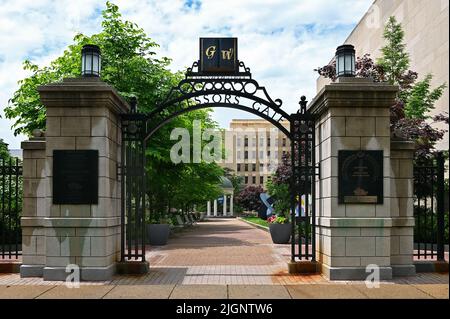 Professeur Gate sur le campus de l'Université George Washington, Washington D.C. Banque D'Images