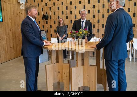 Pays-Bas, Wageningen, 2022-07-07. Le roi Willem-Alexander des pays-Bas visite l'institut néerlandais de recherche écologique NIO-KNAW. Photogra Banque D'Images