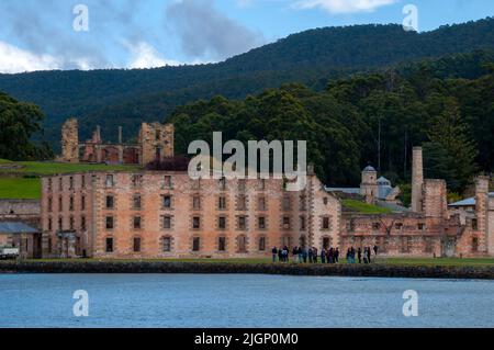 Port Arthur Australie, vue sur la baie jusqu'à la colonie pénitentiaire avec visite sur la piste Banque D'Images