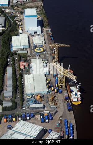 Vue aérienne de Shepherd Offshore, un parc technologique offshore sur la rivière Tyne, à Walker, Newcastle upon Tyne, Tyne & Wear Banque D'Images