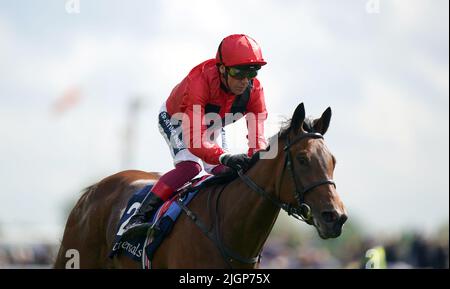 Photo du dossier datée du 11-05-2022, d'Emily Upjohn, montée par Frankie Dettori. Epsom un-deux mardi et Emily Upjohn sont parmi les 11 fililies encore en conflit pour le Juddmonte Irish Oaks au Curragh samedi. Date de publication : mardi 12 juillet 2022. Banque D'Images