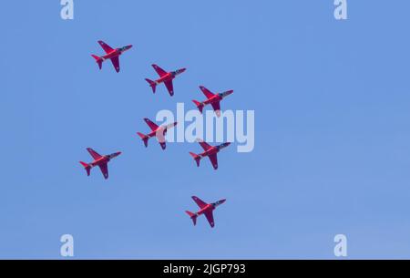 L'équipe aérobatique de la Royal Air Force, The Red Arws, qui présente un spectacle spectaculaire au Southport Air Show, Southport, Merseyside, Royaume-Uni Banque D'Images