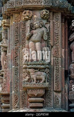 07 21 2007 sculpture de pierre sur le mur extérieur du temple Rajarani Bhubaneswar Orissa Orissa Inde Banque D'Images