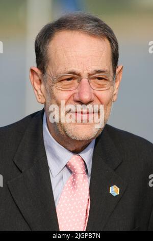 ARCHIVE PHOTO: Javier SOLANA célèbre son anniversaire de 80th sur 14 juillet 2022, arrivée de Javier SOLANA, ESP, Secrétaire général du Conseil de l'Union européenne et Haut Représentant pour la politique étrangère et de sécurité commune, portrait, portrait, salutation des chefs de gouvernement par le Chancelier fédéral, Sommet de l'OTAN à Kehl et Strasbourg, 4 avril 2009. Banque D'Images