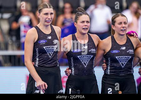 AMSTELVEEN, PAYS-BAS - JUILLET 12 : Olivia Merry, Tarryn Davey, Alex Lukin lors du match de la coupe du monde 2022 des femmes de hockey FIH entre la Nouvelle-Zélande et l'Allemagne au stade de hockey Wagener sur 12 juillet 2022 à Amstelveen, pays-Bas (photo de Jeroen Meuwsen/Orange Pictures) Banque D'Images