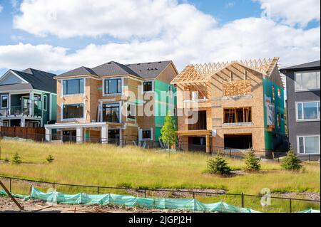 Calgary (Alberta) - 10 juillet, 20222 : construction résidentielle dans la banlieue de Calgary. Banque D'Images