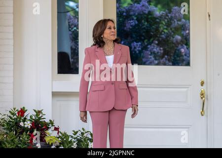 Washington, DC, États-Unis, 12 juillet 2022. Le vice-président des États-Unis, Kamala Harris, se prépare à accueillir le président du Mexique, Andrés Manuel López Obrador, à l'Observatoire naval, résidence du vice-président, à Washington, DC, Etats-Unis, mardi, 12 juillet 2022. Crédit: Amanda Andrade-Rhoades/Pool via CNP/MediaPunch Banque D'Images