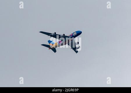 Londres, Royaume-Uni. 12th juillet 2022. EK031 Emirates Airline Airbus A380 de Dubaï à Londres Heathrow comme l'aéroport d'Heathrow avait demandé aux compagnies aériennes de cesser de vendre des vols d'été car elle a des passagers. (Photo de Dinendra Haria/SOPA Images/Sipa USA) crédit: SIPA USA/Alay Live News Banque D'Images