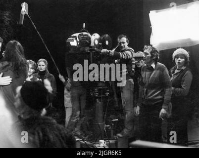 Le cinéaste roumain Florin Mihăilescu et le réalisateur Alexandru Tatos pendant le tournage de 'Secvente' (1982). Banque D'Images