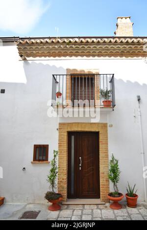 Une ancienne maison à Grottole, un village de la région de Basilicate, en Italie. Banque D'Images