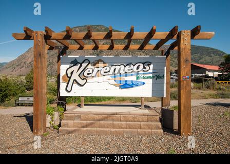 Bienvenue au panneau Keremeos, Keremeos, Colombie-Britannique, Canada Banque D'Images