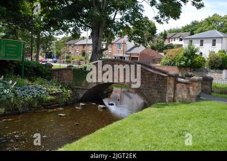 Pont Pooh Sticks au parc Broadwaters Mill à Kidderminster Banque D'Images