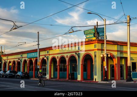 Tucson, AZ, États-Unis - 16 octobre 2021 : le magasin de vente au détail de bonne volonté Banque D'Images