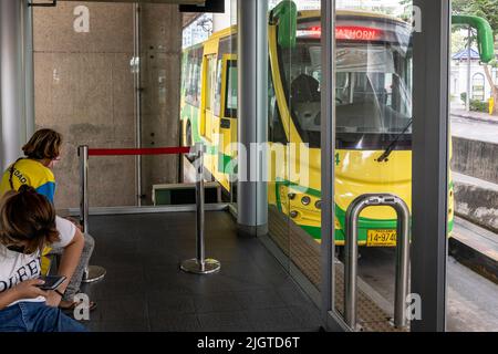 Bus Rapid Transit station, Bangkok, Thaïlande Banque D'Images