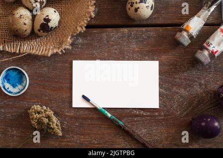 Carte de vœux vierge avec outils d'art à plat Banque D'Images