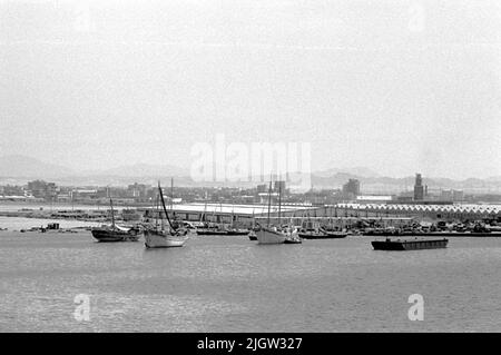 Voyage africain, acquisition de Jeddahsom -term: Livres et matériel d'archives.35 Images en série. La photo a été prise vers le 1961-08-15. Un certain nombre de navires et de bateaux sont situés dans un port, dans une communauté. Dans le port sont de grands magazines. Banque D'Images