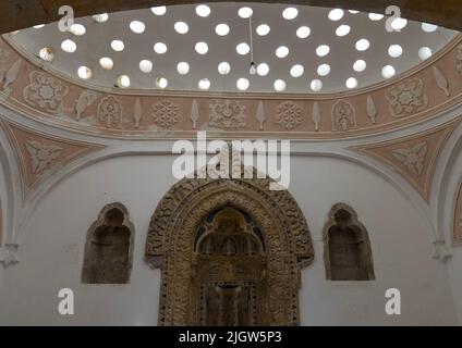 Des verres pour laisser entrer la lumière dans le bain du palais de Beiteddine, le gouvernorat du Mont-Liban, Beit ed-Dine, Liban Banque D'Images