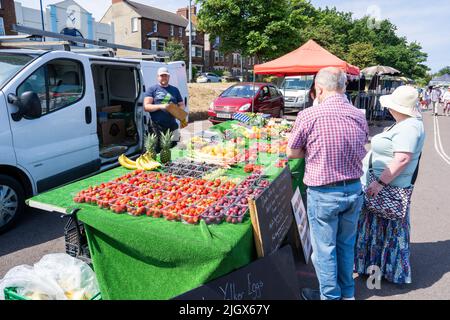 Vue sur le marché hebdomadaire local de Sheringham North Norfolk Banque D'Images