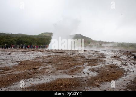 Vue générale d'un geyser à Haukadalur, Islande. Photo prise le 7th juillet 2022. © Belinda Jiao jiao.bilin@gmail.com 07598931257 https://www.belind Banque D'Images