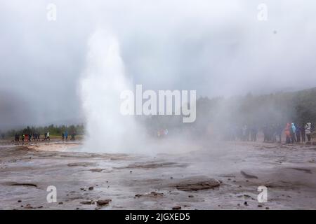 Vue générale d'un geyser à Haukadalur, Islande. Photo prise le 7th juillet 2022. © Belinda Jiao jiao.bilin@gmail.com 07598931257 https://www.belind Banque D'Images