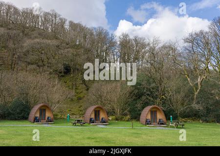 Camping PODS à la YHA Borrowdale près de Keswick dans le parc national de Lake District, Cumbria, Angleterre. Banque D'Images