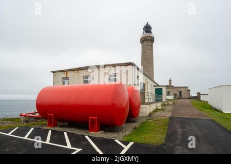 Réservoirs de stockage d'air comprimé au phare d'Ardnamurchan pour l'exploitation du foghorn, maintenant hors service. Écosse, Royaume-Uni Banque D'Images