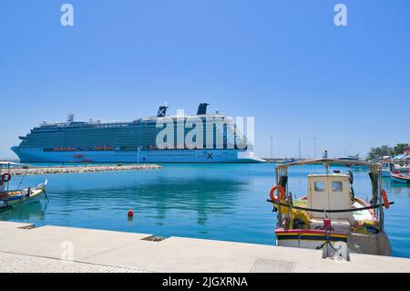 Le célèbre bateau de croisière Reflection Celebrity, dans le port de Katakolo, Grèce Banque D'Images