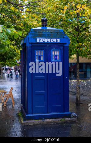 Glasgow, Écosse - 12 octobre 2021: Une boîte de police d'époque sur la place de la cathédrale dans la belle ville de Glasgow, en Écosse.la boîte est maintenant utilisée comme un Banque D'Images