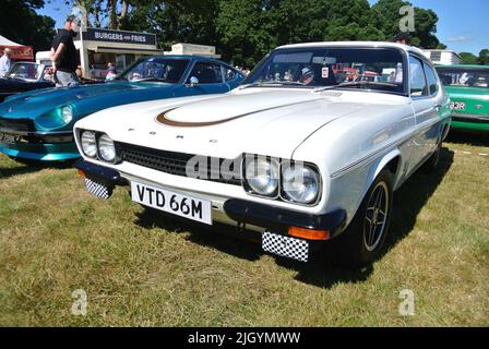 Une Ford Capri de 1973 a été exposée au salon de voitures classiques de la collection de véhicules historiques de 47th, Powderham, Devon, Angleterre, Royaume-Uni. Banque D'Images