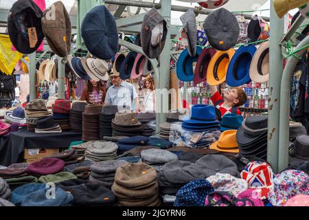 Hat stall on Shambles Market, York, Angleterre, Royaume-Uni Banque D'Images