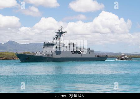 220712-N-LC749-1026 PEARL HARBOR (12 juillet 2022) – frégate de la marine des Philippines BRP Antonio Luna (FF 151) quitte Pearl Harbor pour commencer la phase en mer de RIMPAC 2022, 12 juillet. Vingt-six nations, 38 navires, quatre sous-marins, plus de 170 avions et 25 000 membres du personnel participent au programme RIMPAC de 29 juin au 4 août dans les îles hawaïennes et dans le sud de la Californie. Le plus grand exercice maritime international au monde, RIMPAC offre une occasion unique de formation tout en favorisant et en soutenant des relations de coopération entre les participants essentielles à la sécurité Banque D'Images