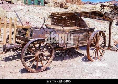 Vieux wagon tiré par des chevaux à Calico, parc du comté de San Bernardino. Californie. Banque D'Images