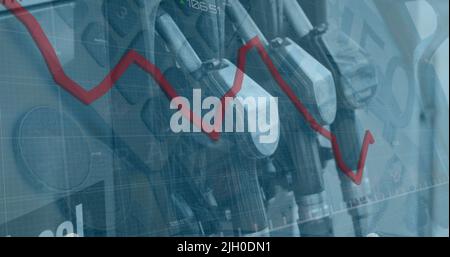 Image des graphiques et du traitement des données sur les pompes à carburant dans le garage Banque D'Images