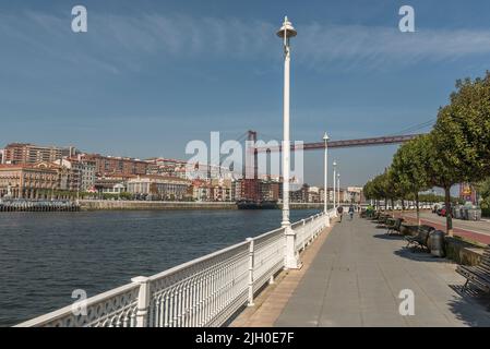 Vue sur le pont du transporteur de Vizcaya entre Portugalete et Getxo, Espagne Banque D'Images