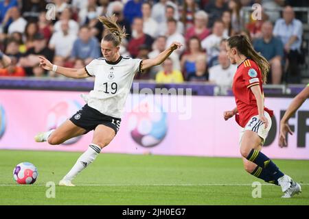 Londres, Royaume-Uni. 12th juillet 2022. Football, femmes: Championnat d'Europe, Allemagne - Espagne, cycle préliminaire, Groupe B, Matchday 2, Stade communautaire de Brentford : Klara Bühl en Allemagne. Credit: Sebastian Gollnow/dpa/Alay Live News Banque D'Images