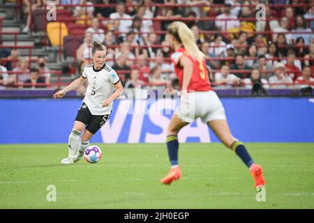 Londres, Royaume-Uni. 12th juillet 2022. Football, femmes: Championnat d'Europe, Allemagne - Espagne, cycle préliminaire, Groupe B, Matchday 2, Stade communautaire de Brentford : Marina Hegering en Allemagne. Credit: Sebastian Gollnow/dpa/Alay Live News Banque D'Images