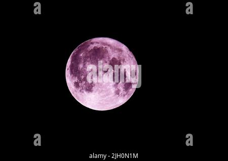 Ankara, Turquie. 14th juillet 2022. Une super lune est vue à Ankara, Turquie, 14 juillet 2022. Credit: Shadati/Xinhua/Alamy Live News Banque D'Images