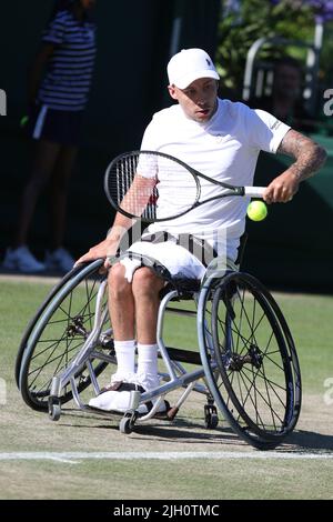 Andy Lapthorne, de Grande-Bretagne, est un joueur de tennis britannique qui participe au concours de singles en fauteuil roulant Quad Gentlens à Wimbledon 2022. Banque D'Images