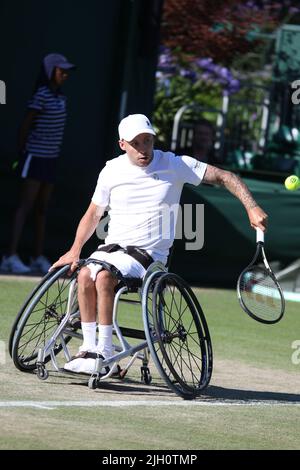 Andy Lapthorne, de Grande-Bretagne, est un joueur de tennis britannique qui participe au concours de singles en fauteuil roulant Quad Gentlens à Wimbledon 2022. Banque D'Images