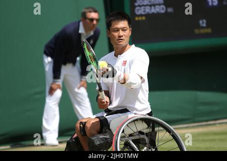 Dans la demi-finale de Gentlens Wheelchair Singles à Wimbledon 2022 Shingo Kunieda du Japon (photo) a vaincu Joachim Gerard de Belgique. Banque D'Images