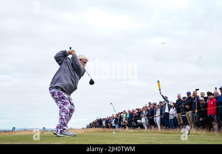 Le John Daly des États-Unis débarque du 4th au cours de la première journée de l'Open à l'Old course, St Andrews. Date de la photo: Jeudi 14 juillet 2022. Banque D'Images