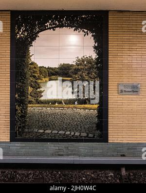 La station de métro Britz-Süd dessert la ligne de métro U7, qui a ouvert 28 septembre 1963 dans le cadre de la première extension sud-est du U7 Banque D'Images