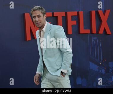 Los Angeles, États-Unis. 14th juillet 2022. Ryan Gosling, un Cast Member, assiste mercredi à la première de Netflix du film « The Gray Man » au TCL Chinese Theatre, dans la section hollywoodienne de Los Angeles, à 13 juillet 2022. Scénario : lorsque le principal atout de la CIA, son identité connue de personne ne dévoile les secrets d'une agence, il déclenche une chasse mondiale par des assassins détachés par son ex-collègue. Photo de Jim Ruymen/UPI crédit: UPI/Alay Live News Banque D'Images