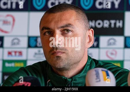 SITTARD, PAYS-BAS - JUILLET 14 : Burak Yilmaz de Fortuna Sittard lors de la présentation de Burak Yilmaz à Fortuna Sittard Stadion sur 14 juillet 2022 à Sittard, pays-Bas (photo de Jeroen Meuwsen/Orange Pictures) Banque D'Images