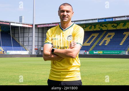 SITTARD, PAYS-BAS - JUILLET 14 : Burak Yilmaz de Fortuna Sittard lors de la présentation de Burak Yilmaz à Fortuna Sittard Stadion sur 14 juillet 2022 à Sittard, pays-Bas (photo de Jeroen Meuwsen/Orange Pictures) Banque D'Images