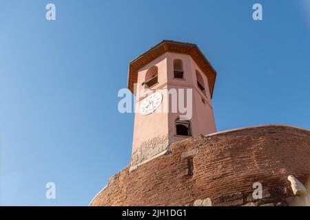 L'horloge historique du château d'Ankara à Ankara, la capitale de la Turquie. Banque D'Images